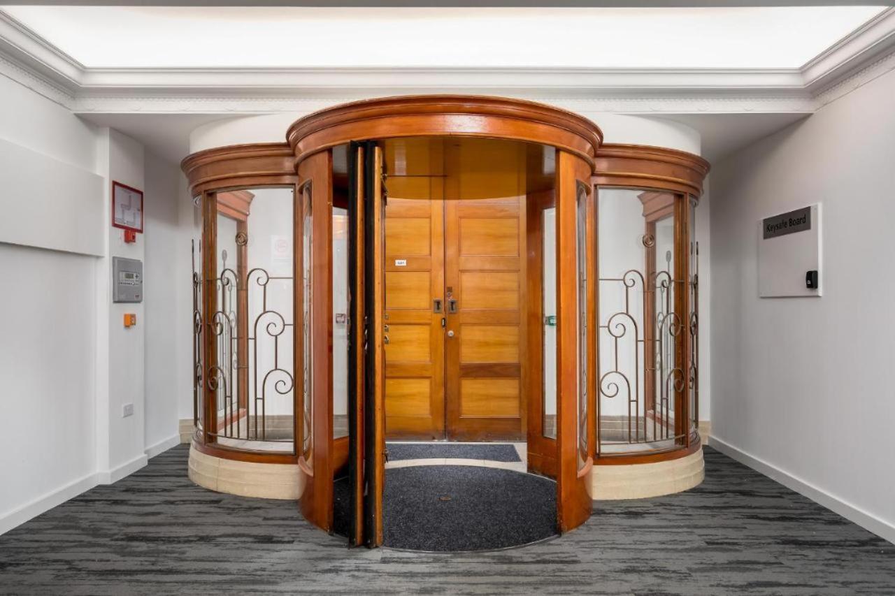 The Post House One By Fortuna Property Глостър Екстериор снимка